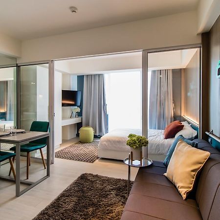 Azure Urban Beach Resort Manila By Radlett Exterior photo