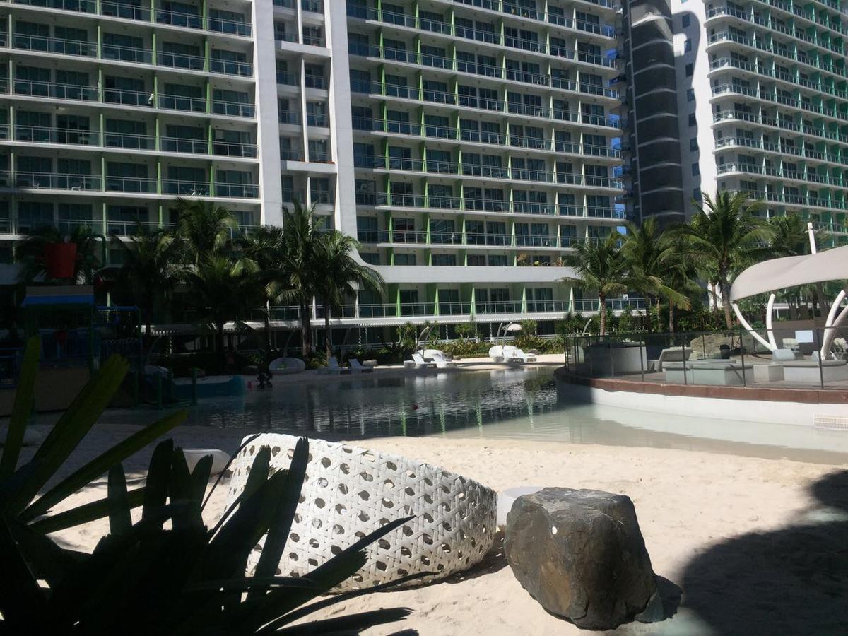 Azure Urban Beach Resort Manila By Radlett Exterior photo