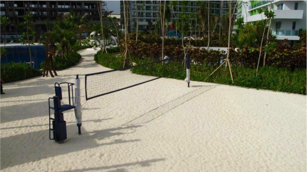 Azure Urban Beach Resort Manila By Radlett Exterior photo