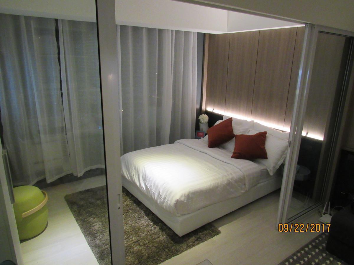 Azure Urban Beach Resort Manila By Radlett Exterior photo
