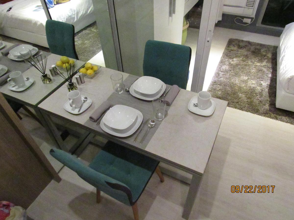 Azure Urban Beach Resort Manila By Radlett Exterior photo